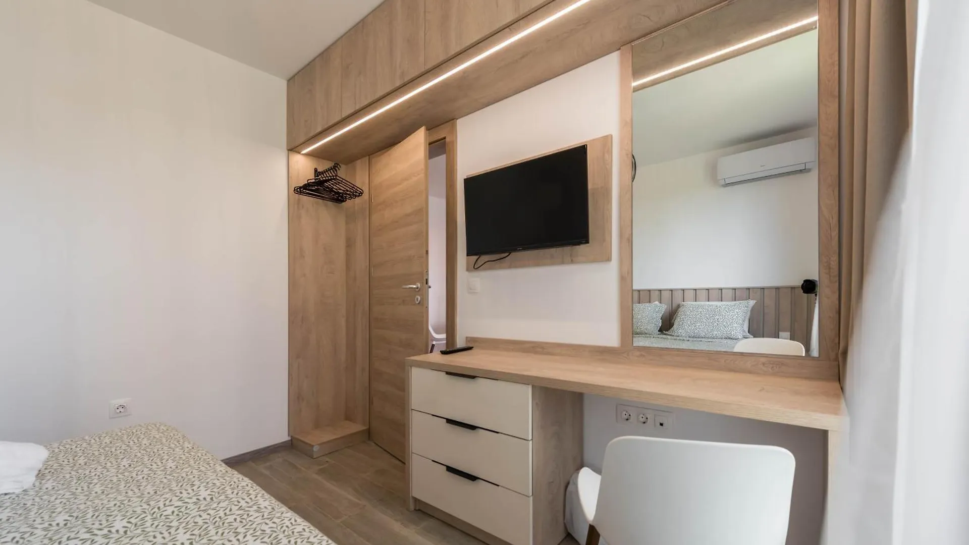 Pool View Apartment Azur Deluxe Resort & Spa Varna 0*,  Bulgaria
